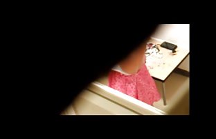 Страстен момиче в чорапогащи струята на sex klipove bezplatno токчета в точка