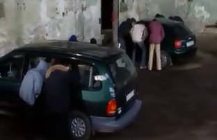 Сръчни брюнетка леко секс порно филми изсмуква пениса на човек