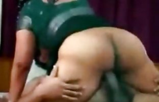 Млади перверзници seks i porho на устите на хората си