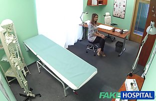Red Eva викове popno klipove по време на секс в парка
