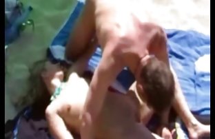 Покварено момиче с голи цици се млека и безплатни порно саитове скърца с цици
