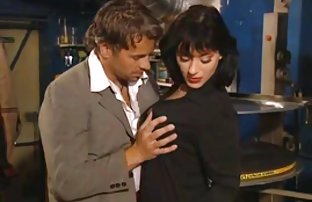 Busty дама съблазнява млад човек за порно и секс клипове секс