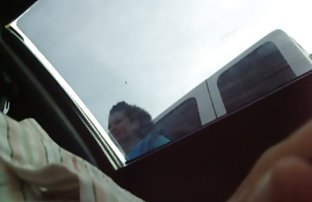 Професионална масажистка прави хубав черен порно секс клиент