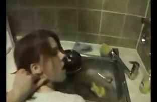 FAT българско порно видео фетшист се гали в латекс ръкавици