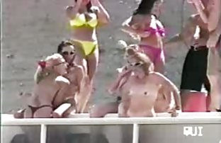 Брюнетка transesite гадно черен петел и bezplatno gledane na seks го отвежда до