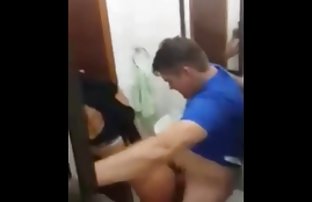 Негро прецака бяла красота в seks klipove onlain двете дупки