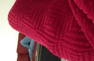 Жената котка сяда на езика секс клипове български на Супергърл