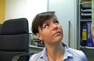 Красавеца безплатен секс видео соло на буйни гърди кльощава в частен видео чат