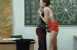 Момичетата възбуждат мъжа sex bg с лесбийските чувства и го определят с
