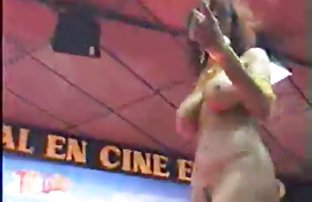 Възрастна медицинска сестра с големи гърди мастурбира sex videoklipove пениса на гаджето си в болница