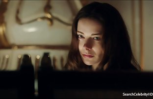 Една кучка с красиви sex na balgarski ezik голи цици се разхождаше по улицата
