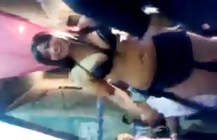 Азиатската бг секс клип жена има бяла пишка в дупките си